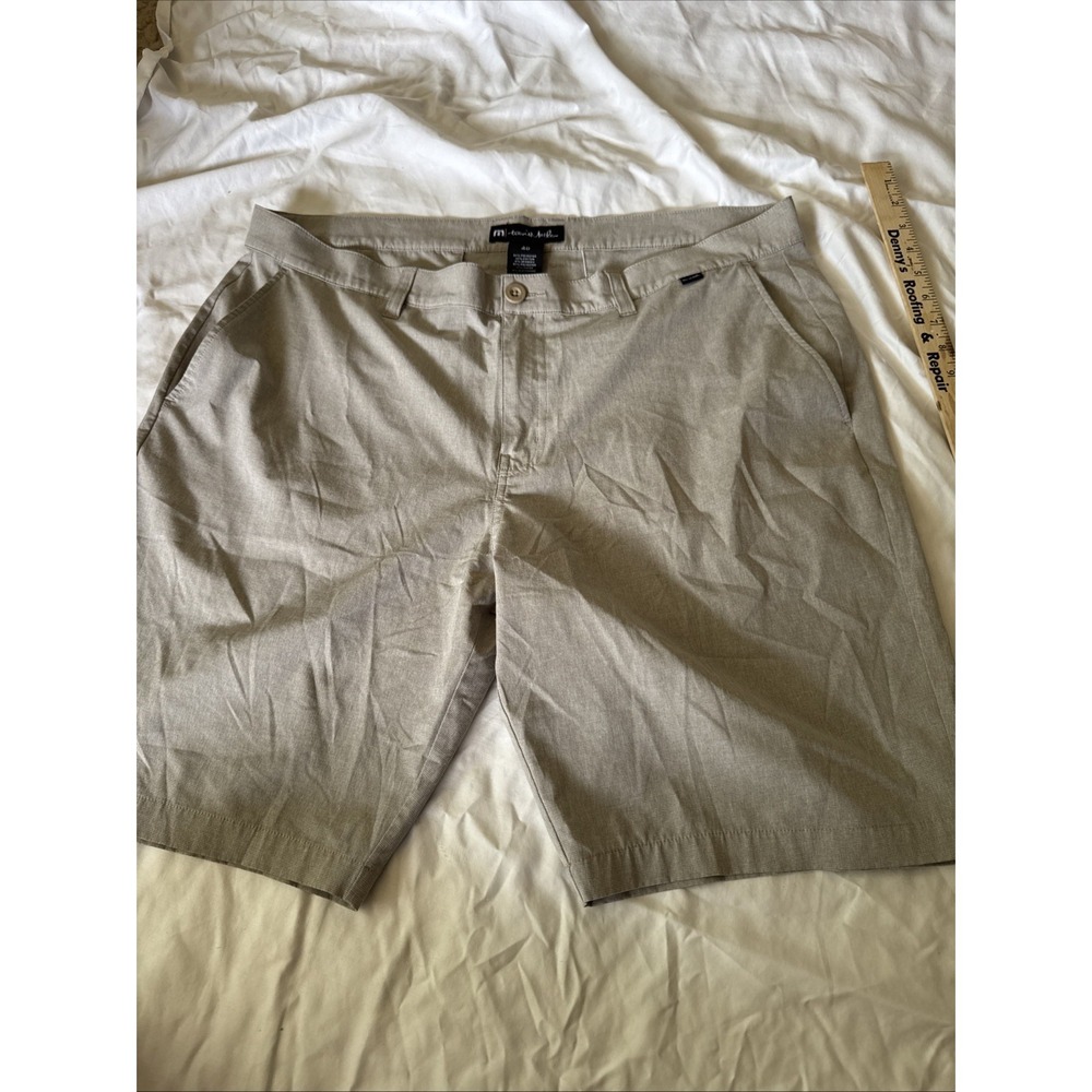 Travis Mathew's Size 40 Golf Shorts 9 Inseam Tan Flat Front